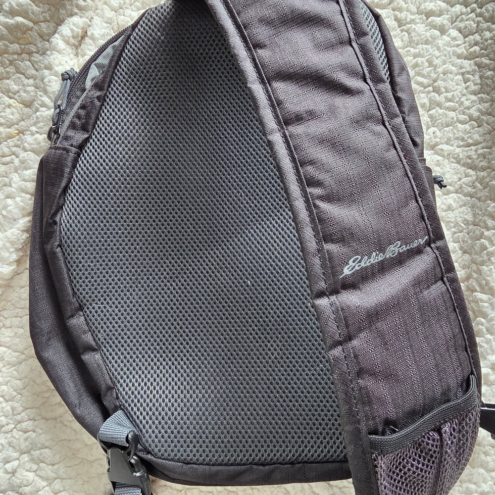 Eddie Bauer Shoulder Sling Bag Black Hiking Walking Gorpcore Workout Outdoor - Picture 5 of 8